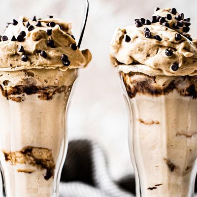 Dalgona Coffee With Peanut Butter