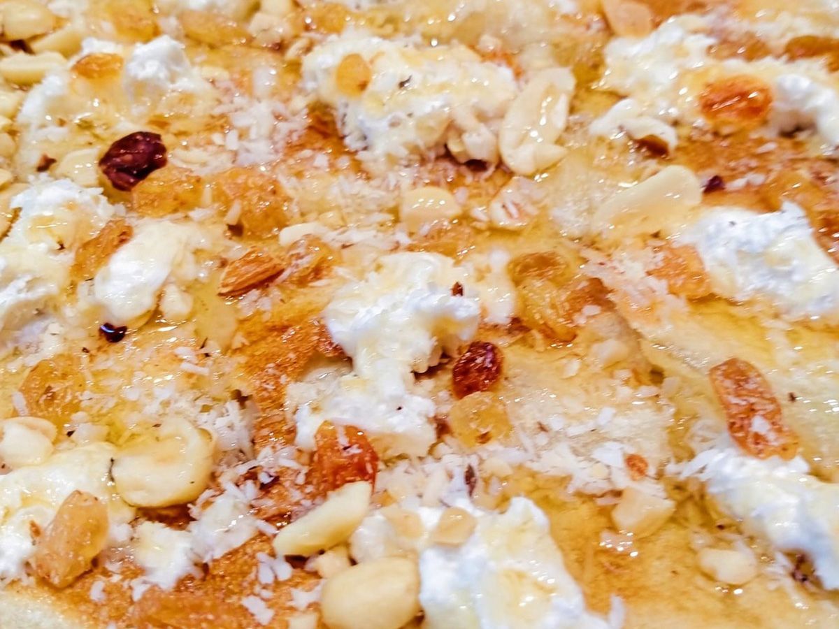 Qeshta And Dates Pie