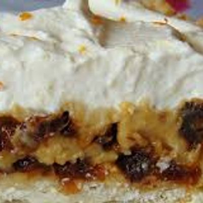 Dates And Qeshta Pie