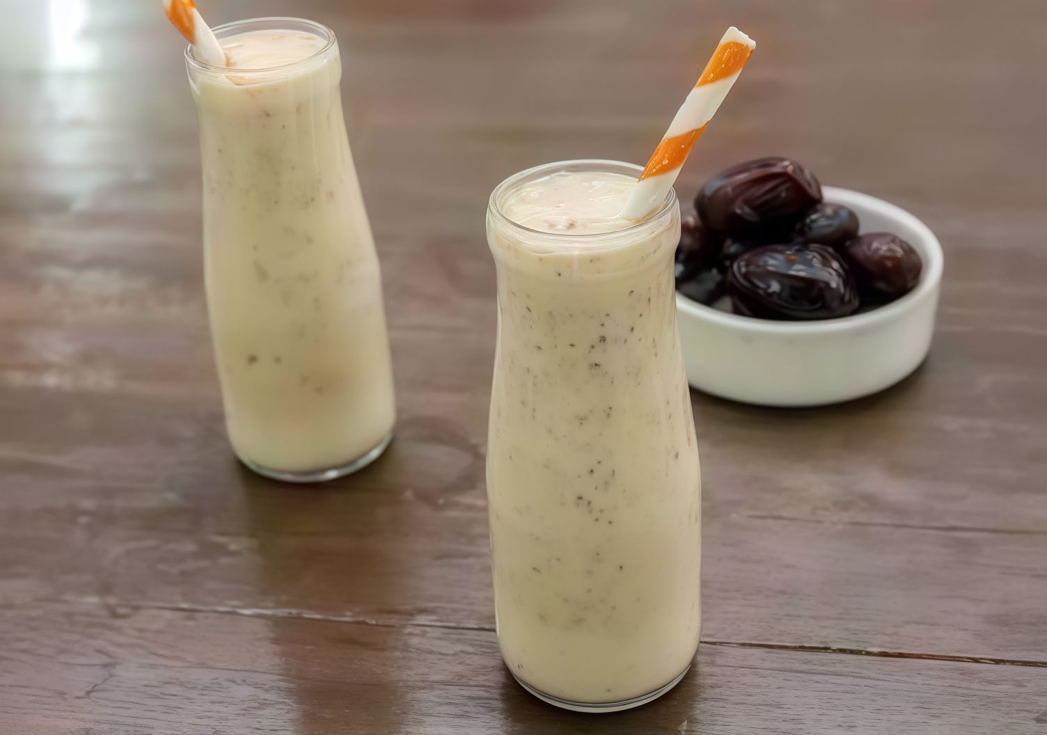 Dates with Milk
