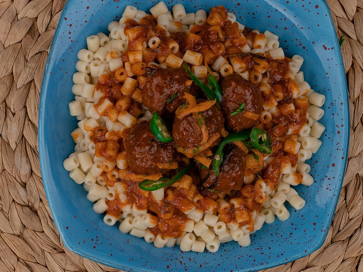 Dawood Pasha with plain pasta