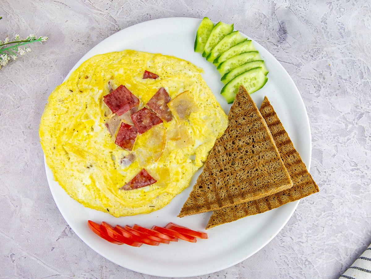 Smoked turkey and beef bacon omelette