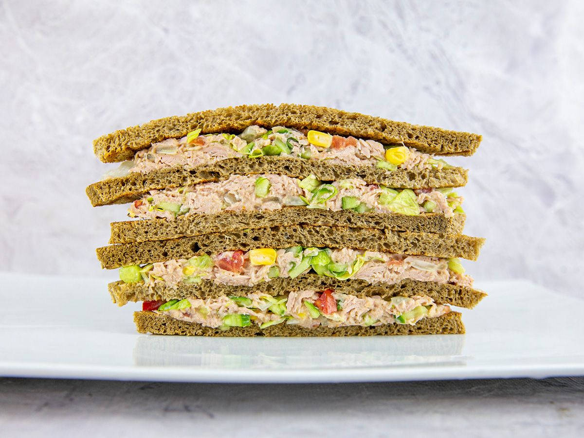 tuna club sandwich
