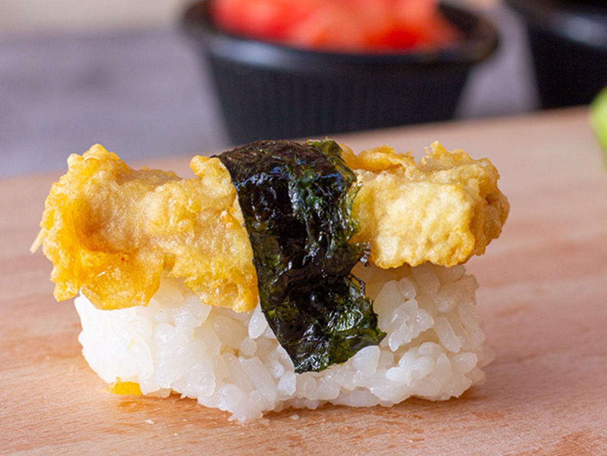 Dynamite salmon roll