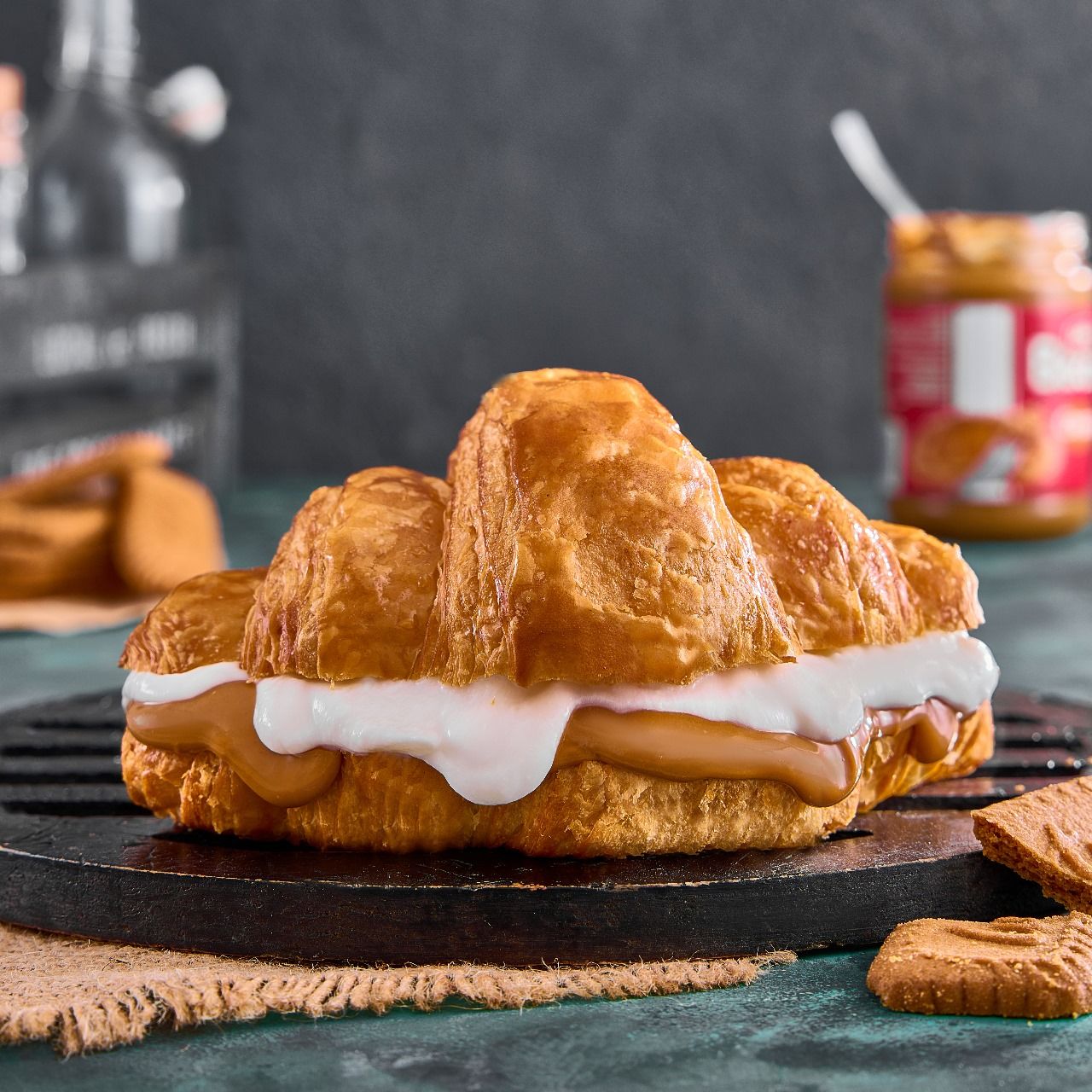Lotus Croissant