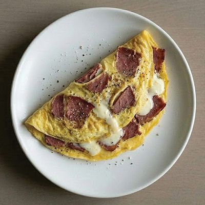 Kiri Pastrami Omelette Egg Plate
