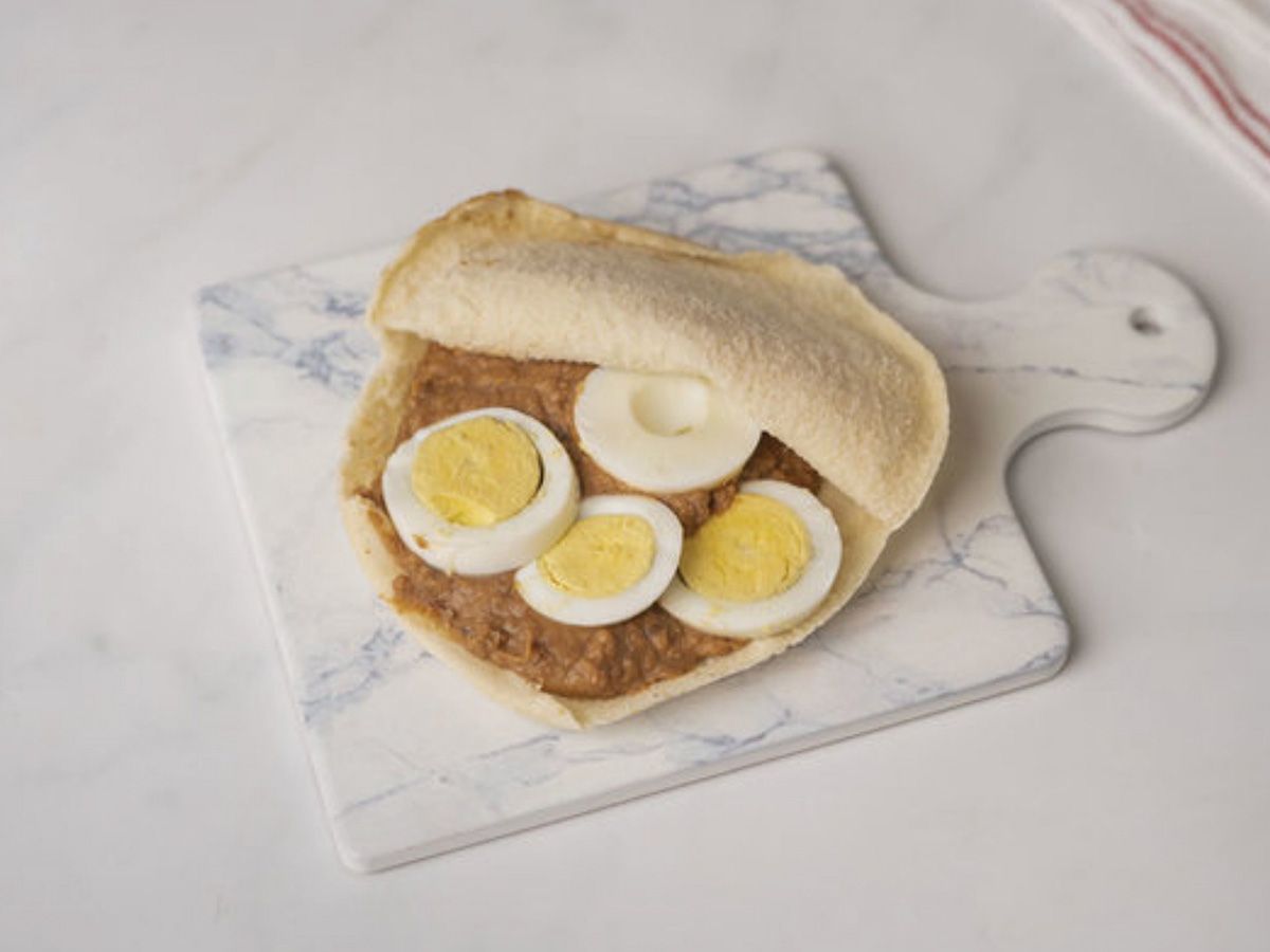 Egg on Foul sandwich
