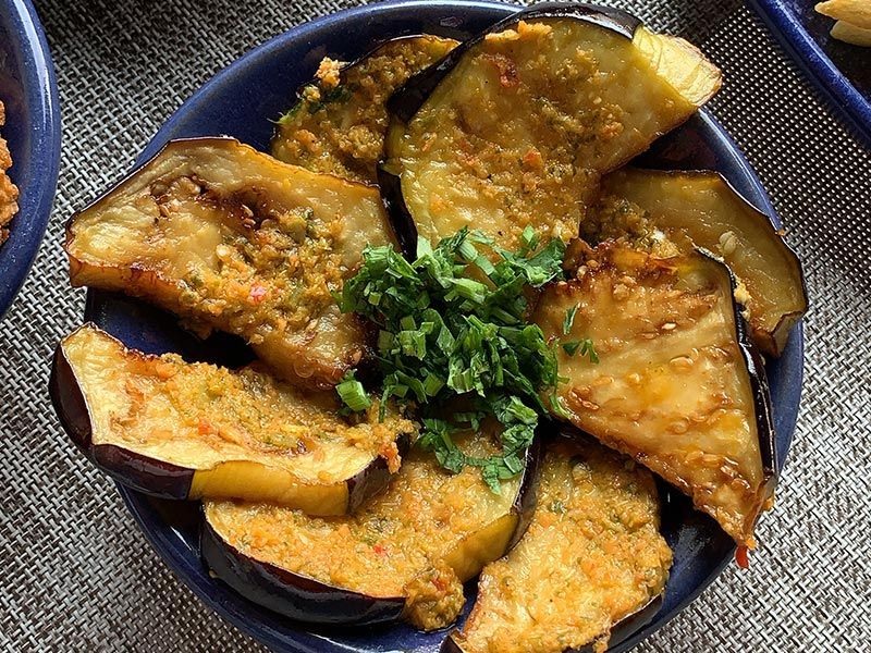 Fried Eggplant With Da'aa And Garlic