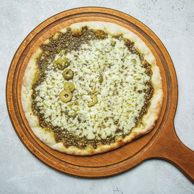 منوشة زعتر مع جبنة عكاوي