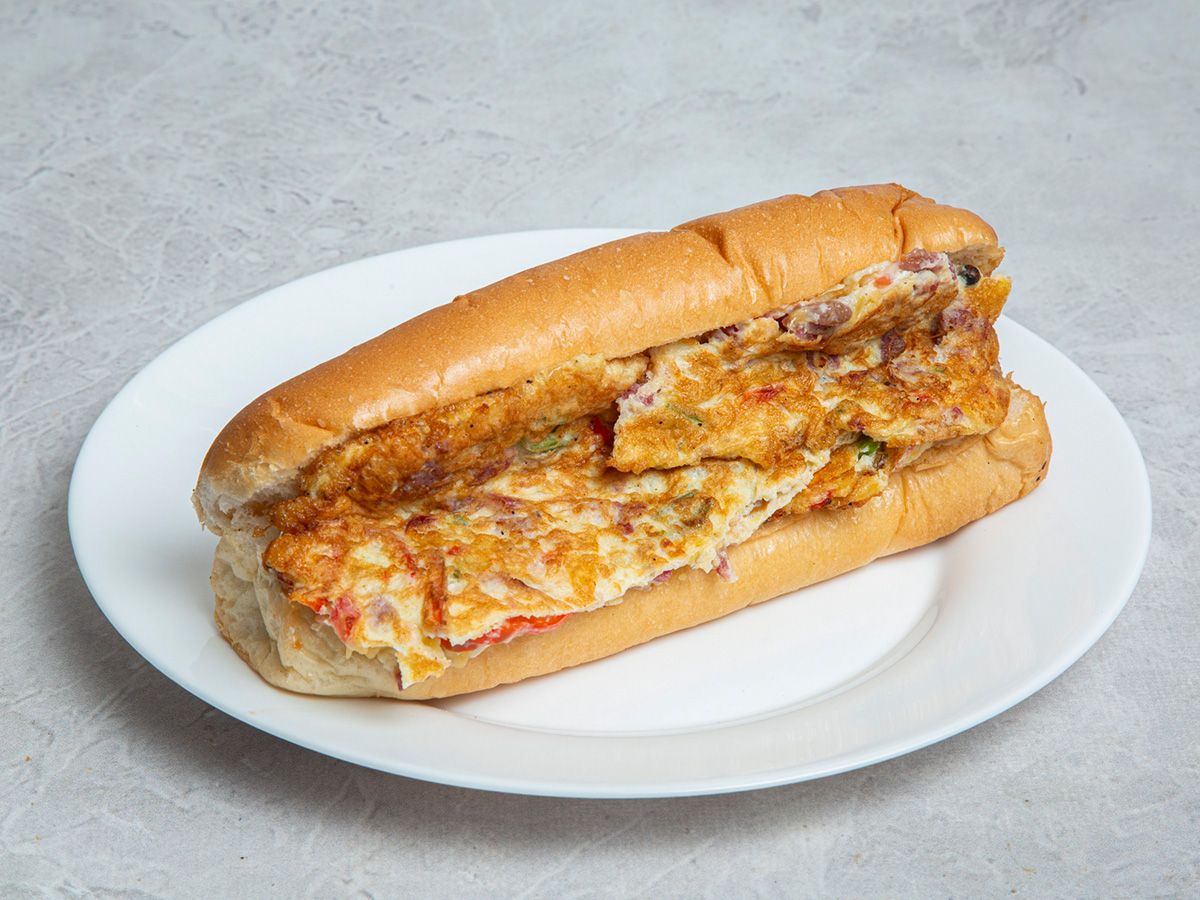 Al Tabakh omelette bun or French Sandwich