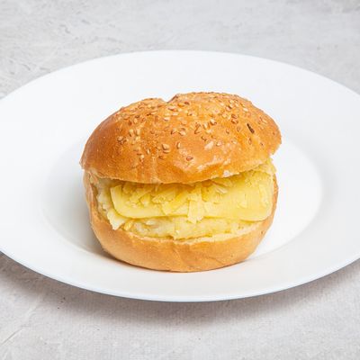 potatoes puree Butter and mix cheese bun or french Sandwich