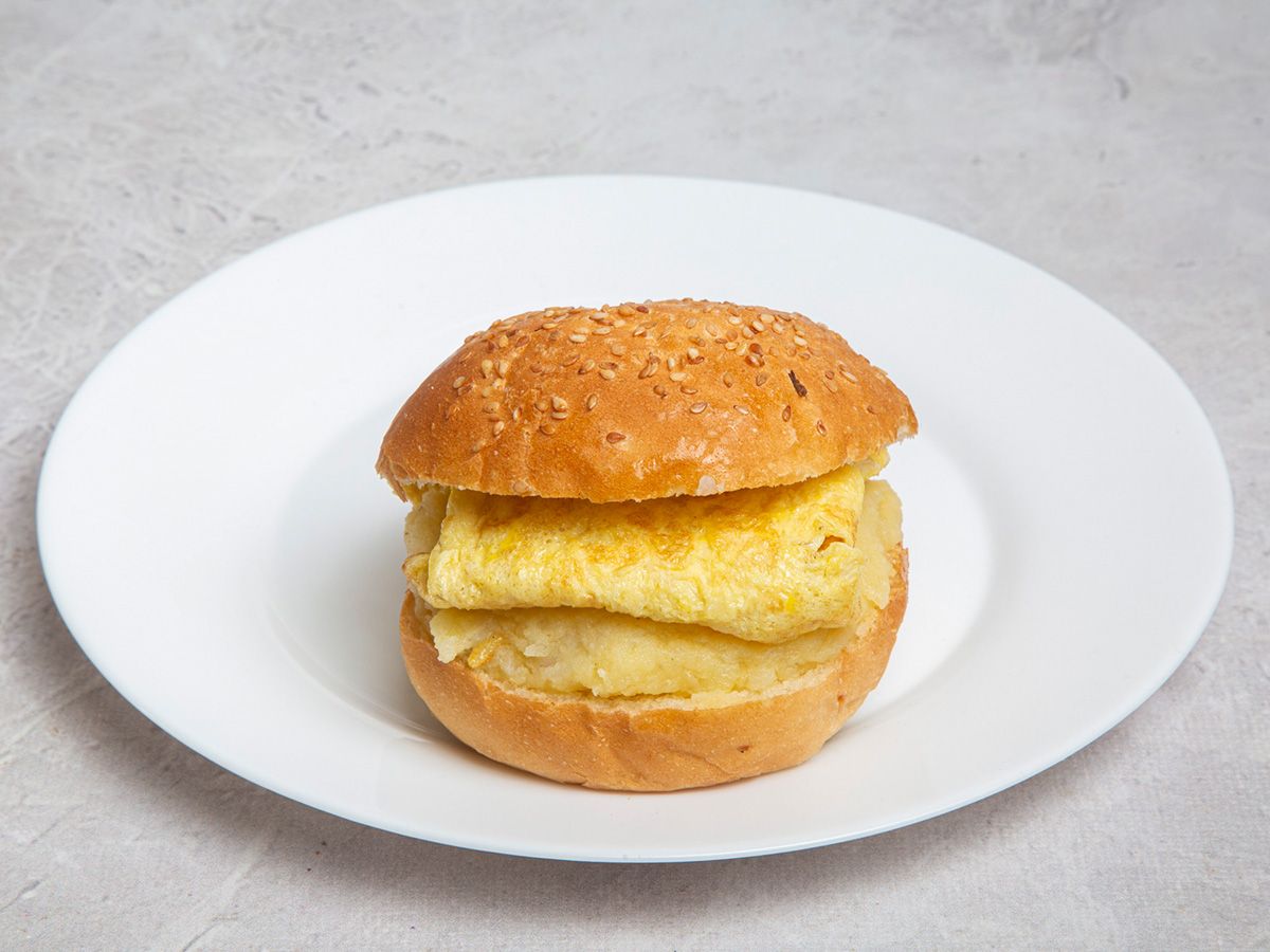 potatoes puree Butter and omelette bun or french Sandwich