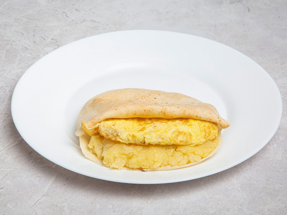 potatoes puree Butter and omelette shami or Baladii Sandwich