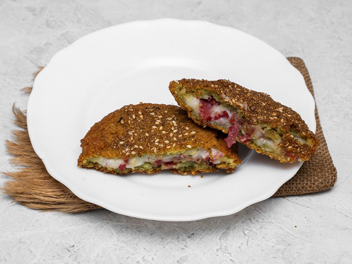 Large El Tabakh Pastrami Falafel