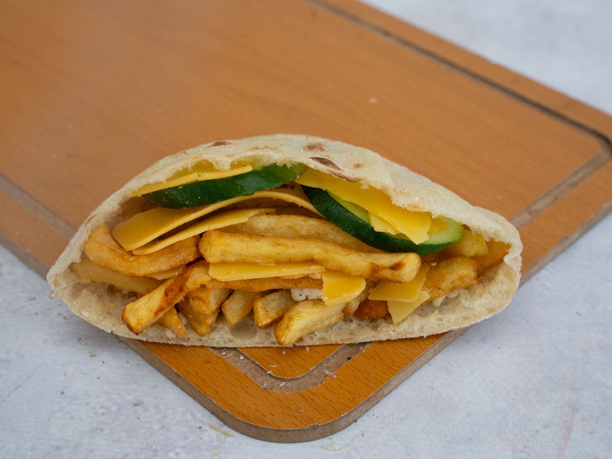 Cheddar fingers potatoes sandwich
