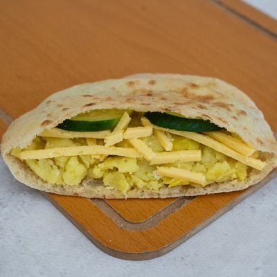 Roumi mashed potatoes sandwich