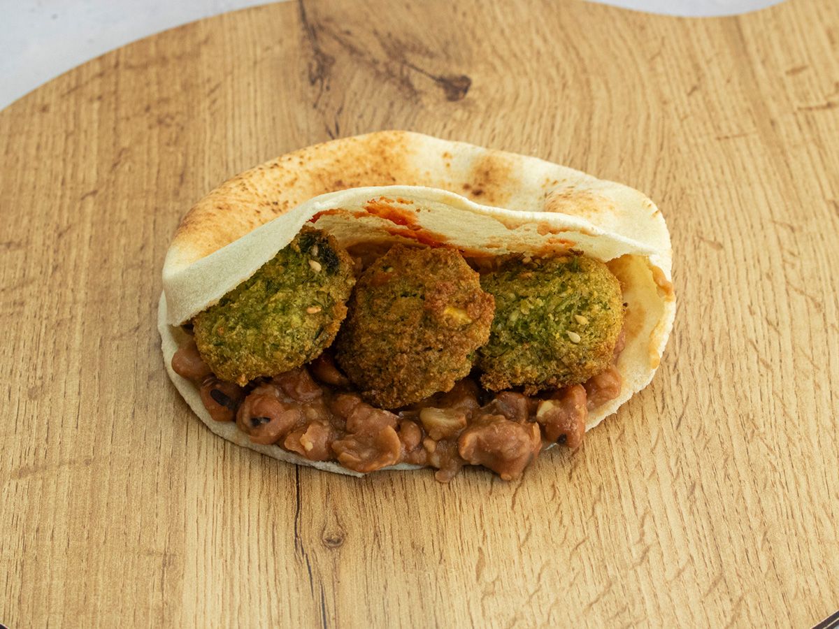 Foul with Taamia Sandwich