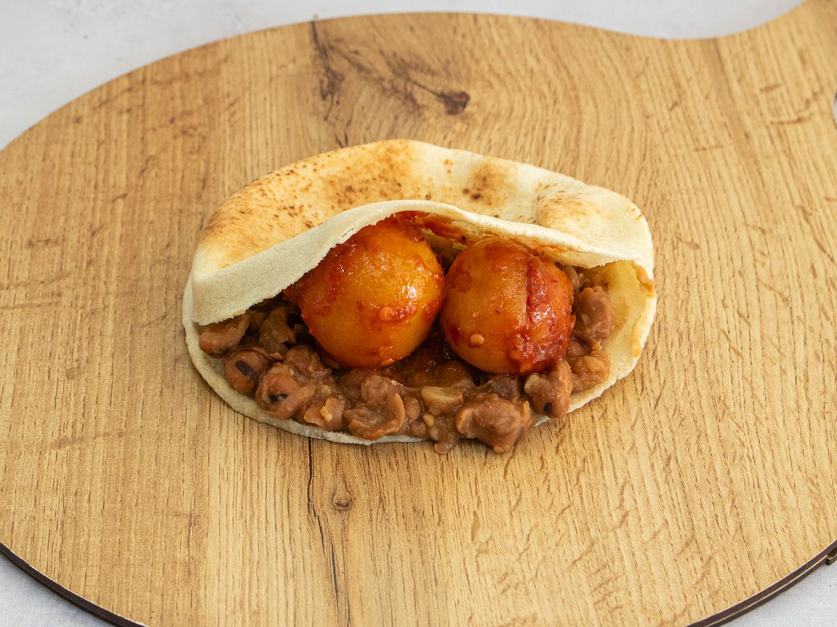 Bean Sandwich With Yellow Lemon