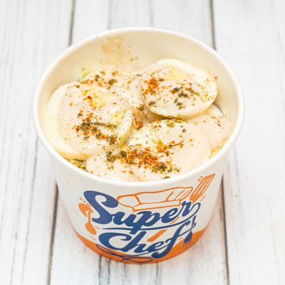 طبق بيض مقطع مع طحينة