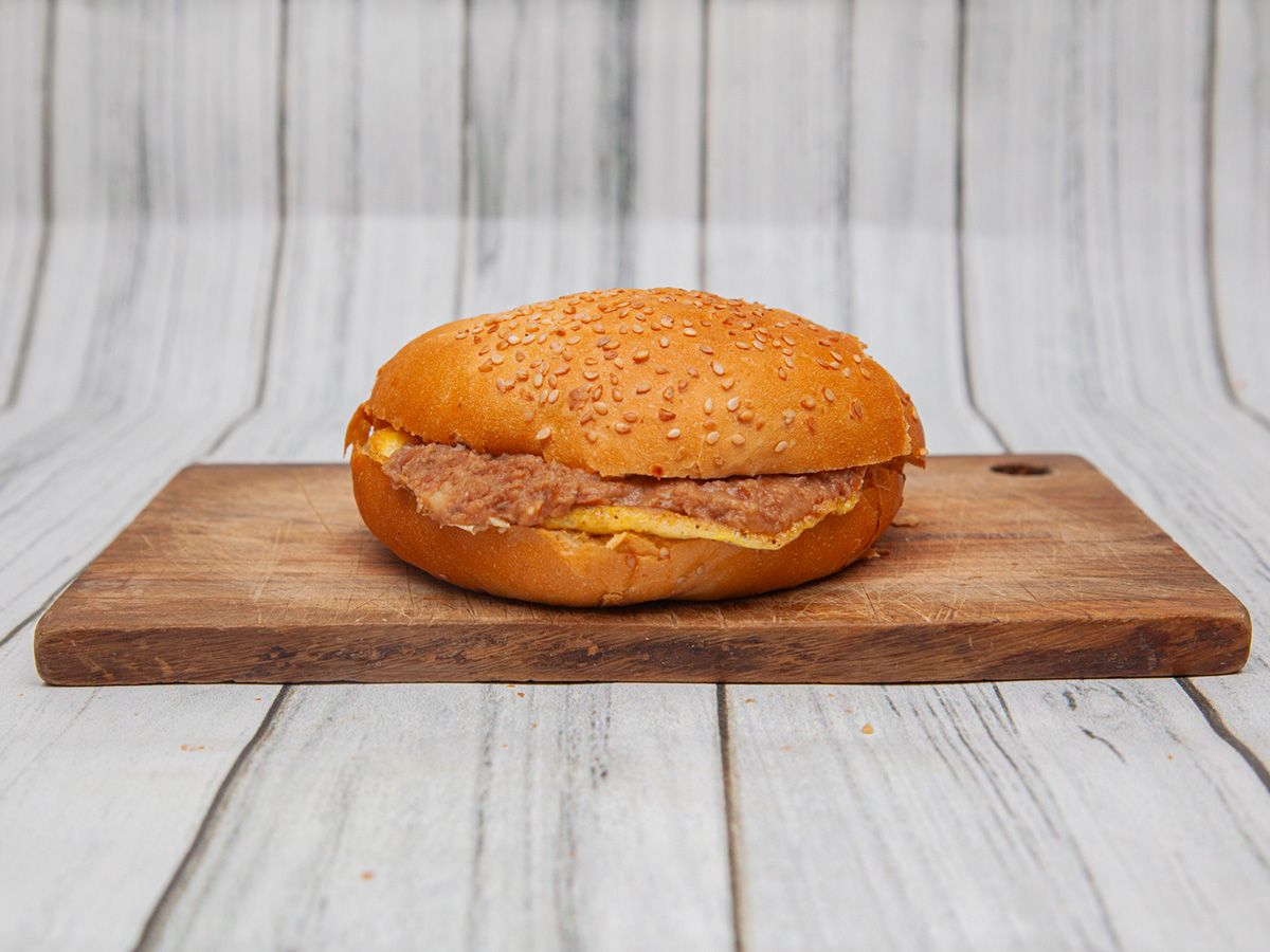 Foul omelette bun or french Sandwich