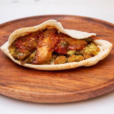 طعمية مع موساكا