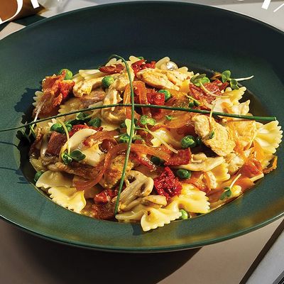 FARFALLE WITH CHICKEN AND ROASTED GARLIC