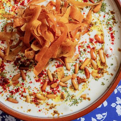 Fatteh with vinegar and garlic