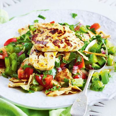 Fattoush with grilled Halloumi