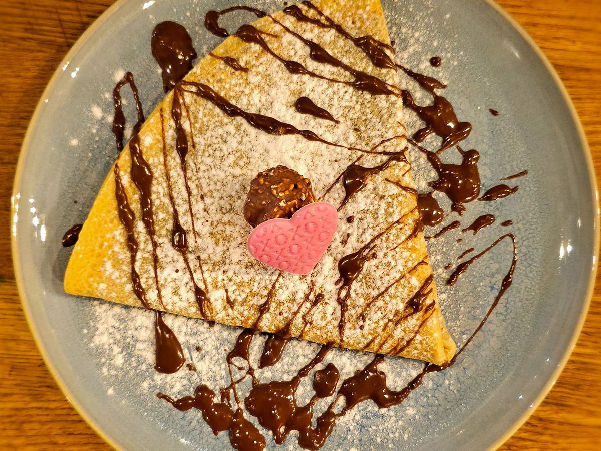 Ferrero Rocher Crepe