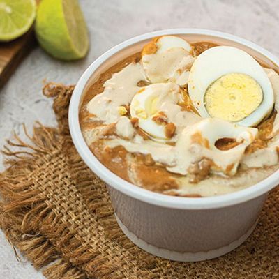 Foul Sandwich With Boiled Egg