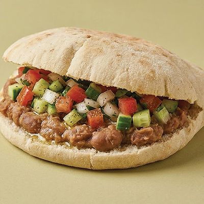 Foul sandwich with salad
