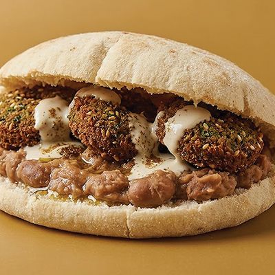 Foul sandwich with falafel