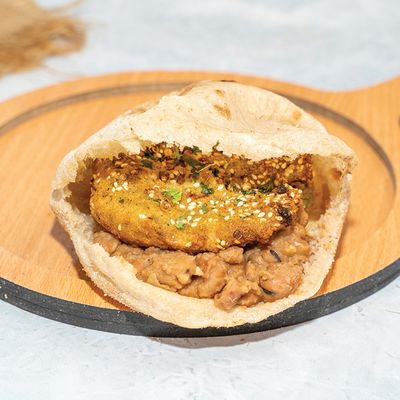 ساندويتش فول مع طعمية
