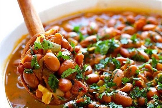 Foul with pomegranate molasses