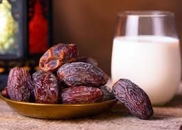 Fresh Dates With Milk