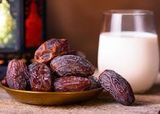 Fresh Dates With Milk