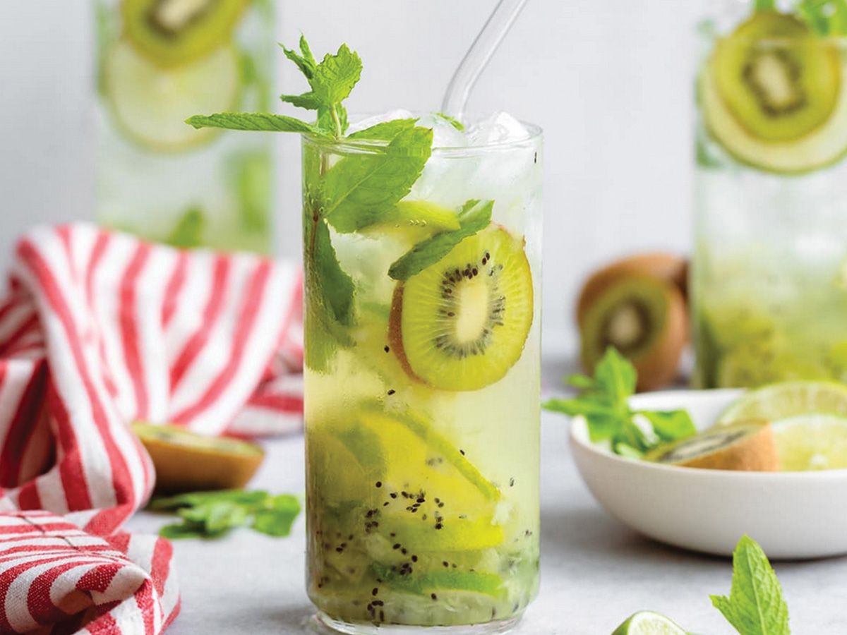 Fresh kiwi Mojito