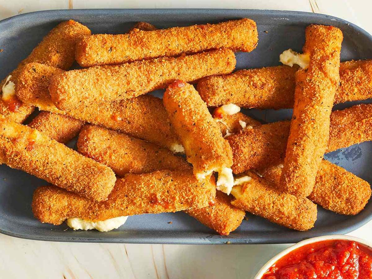 Fried Mozzarella sticks