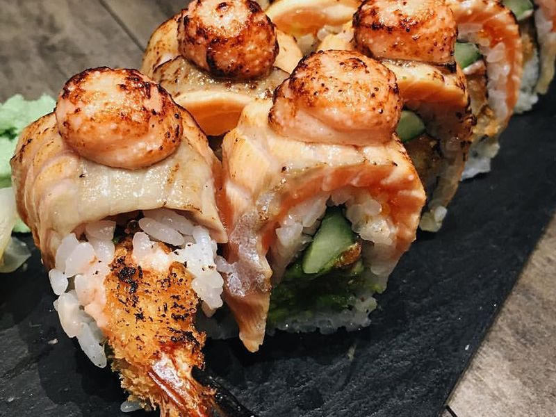 Salmon Lovers Fried Roll