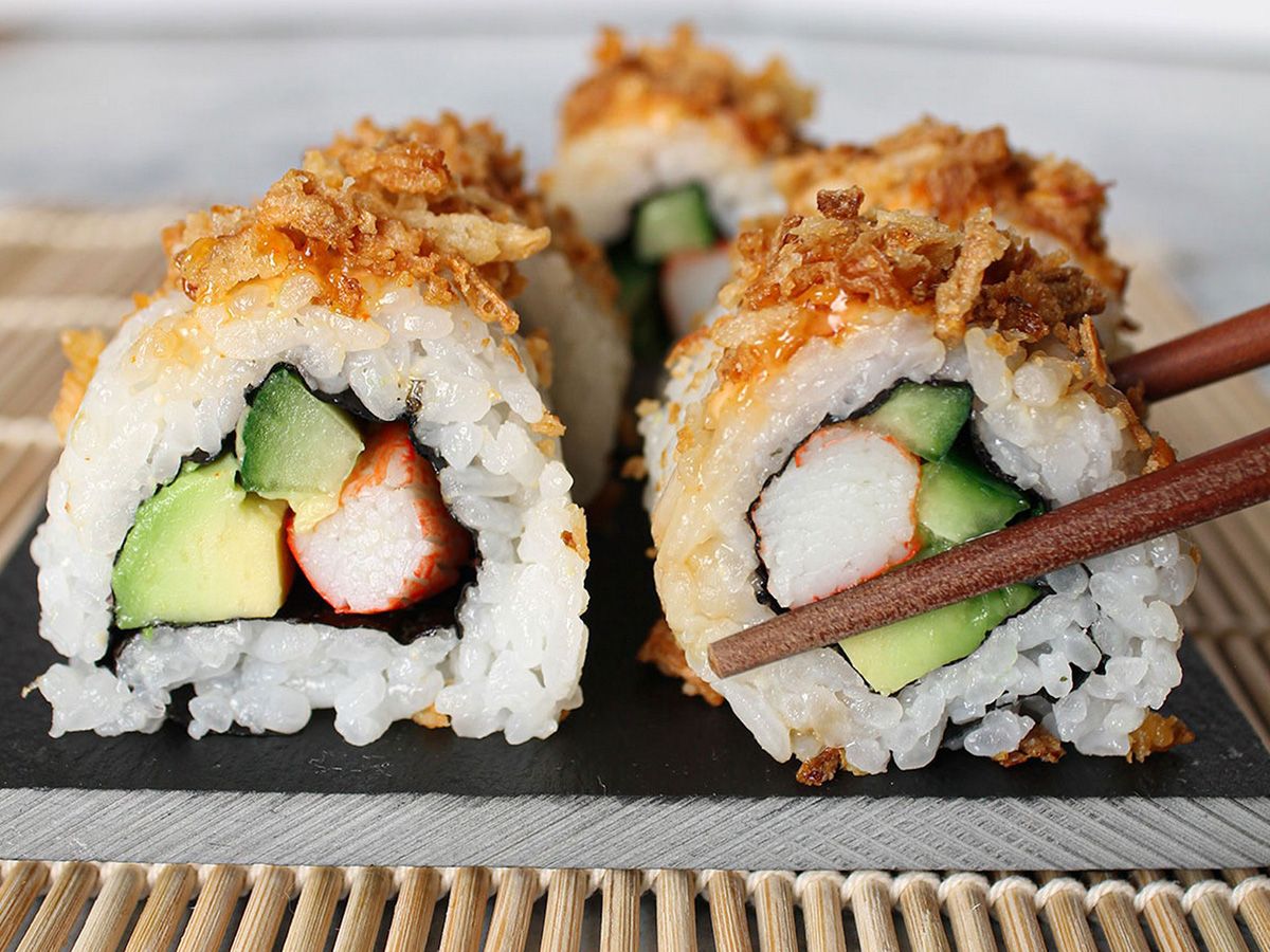 Fried crunchy salmon roll
