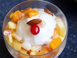 Fruit Salad With Vanilla Ice Cream