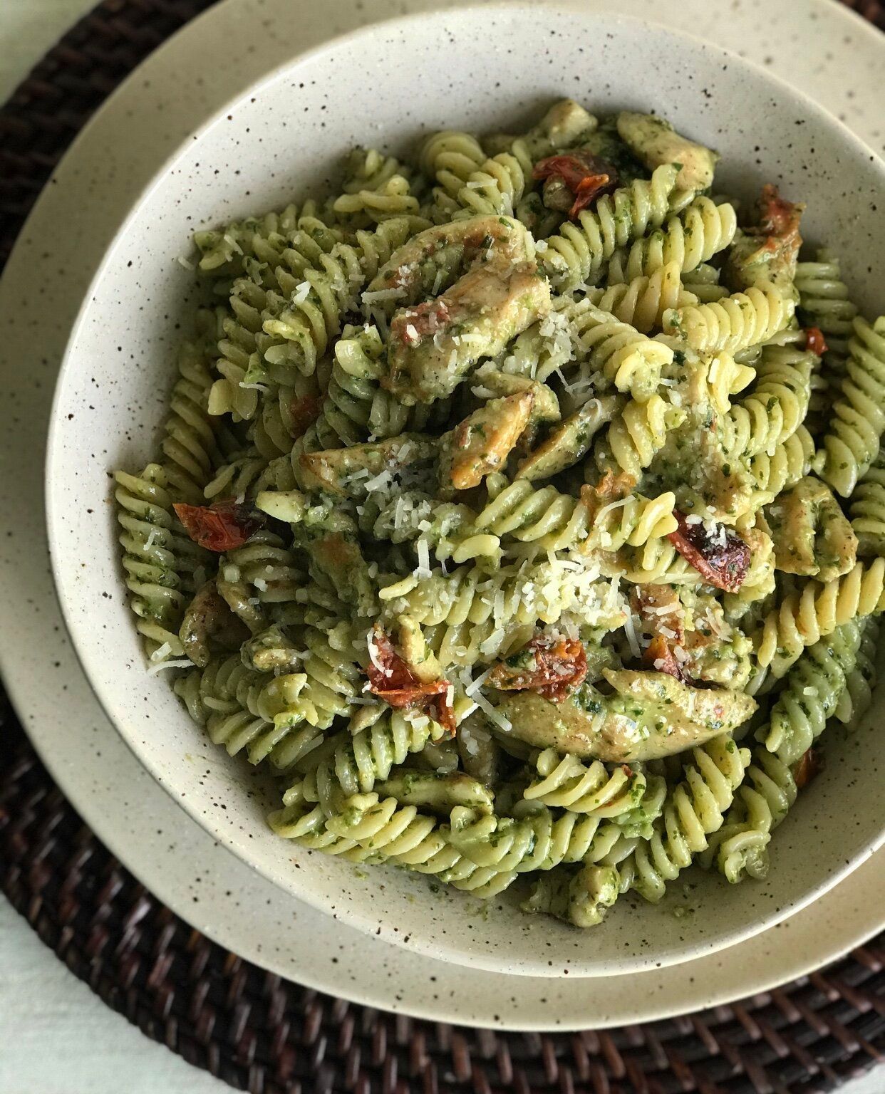 Fusilli Pesto E Pollo