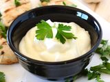 Garlic dip salad
