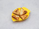 Meat Sambousek 4 Pieces