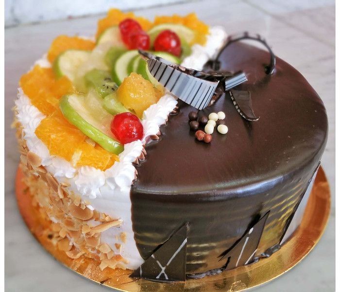 Half Chocolate And Half Fruits Torte