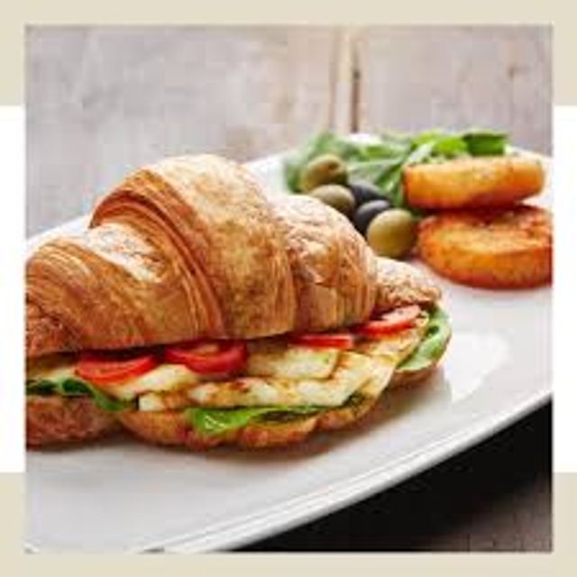 Halloumi Croissant