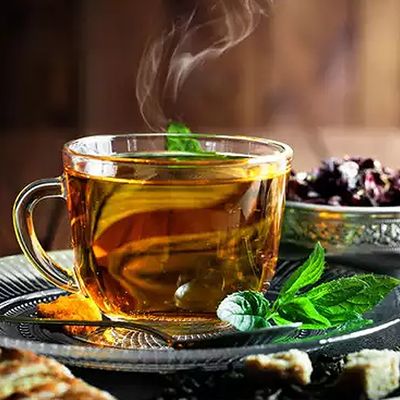 أعشاب مع عسل