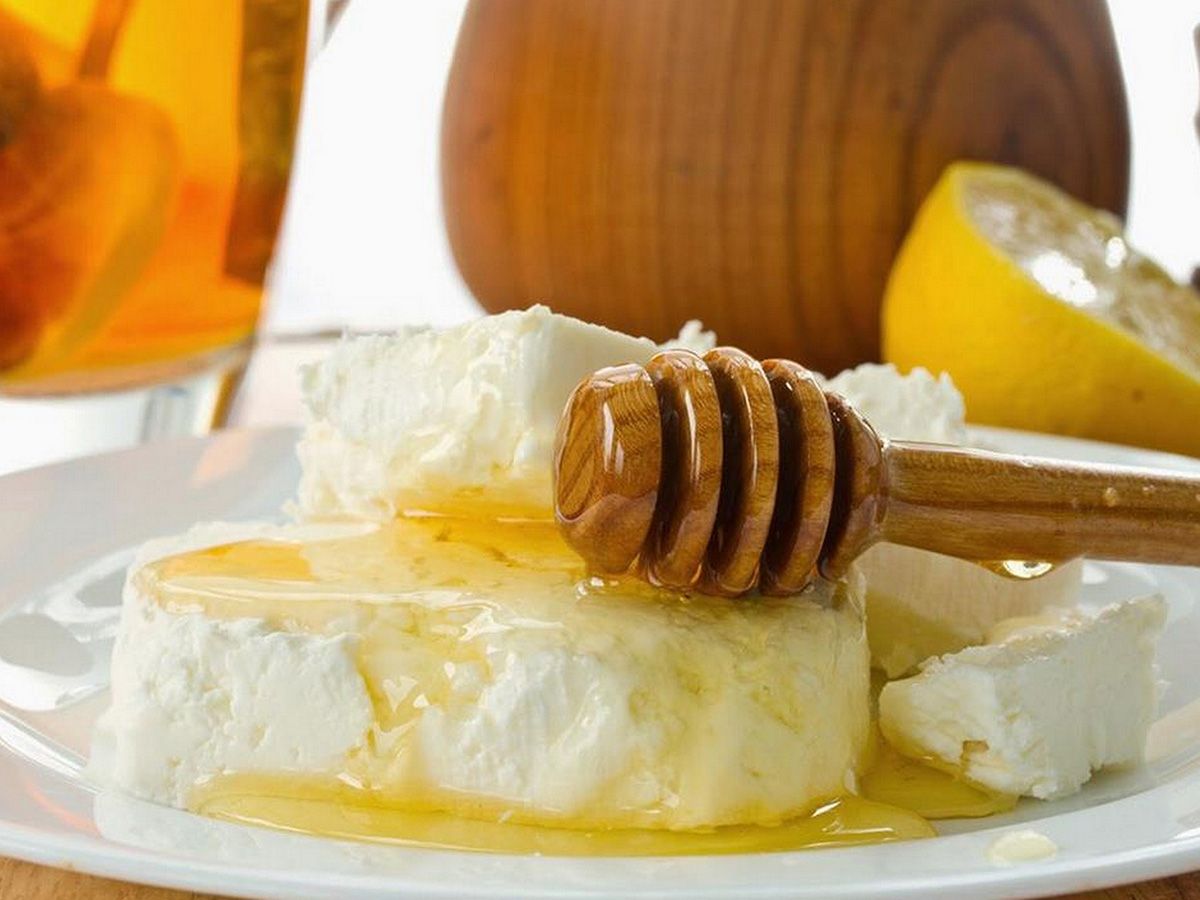 Honey Qeshta Plate