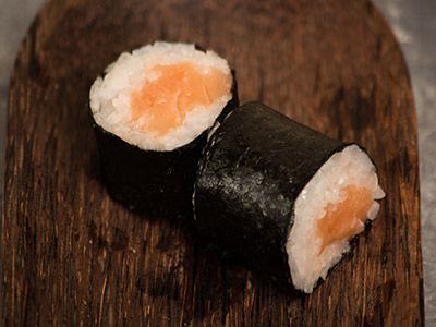 Salmon Hoso Maki
