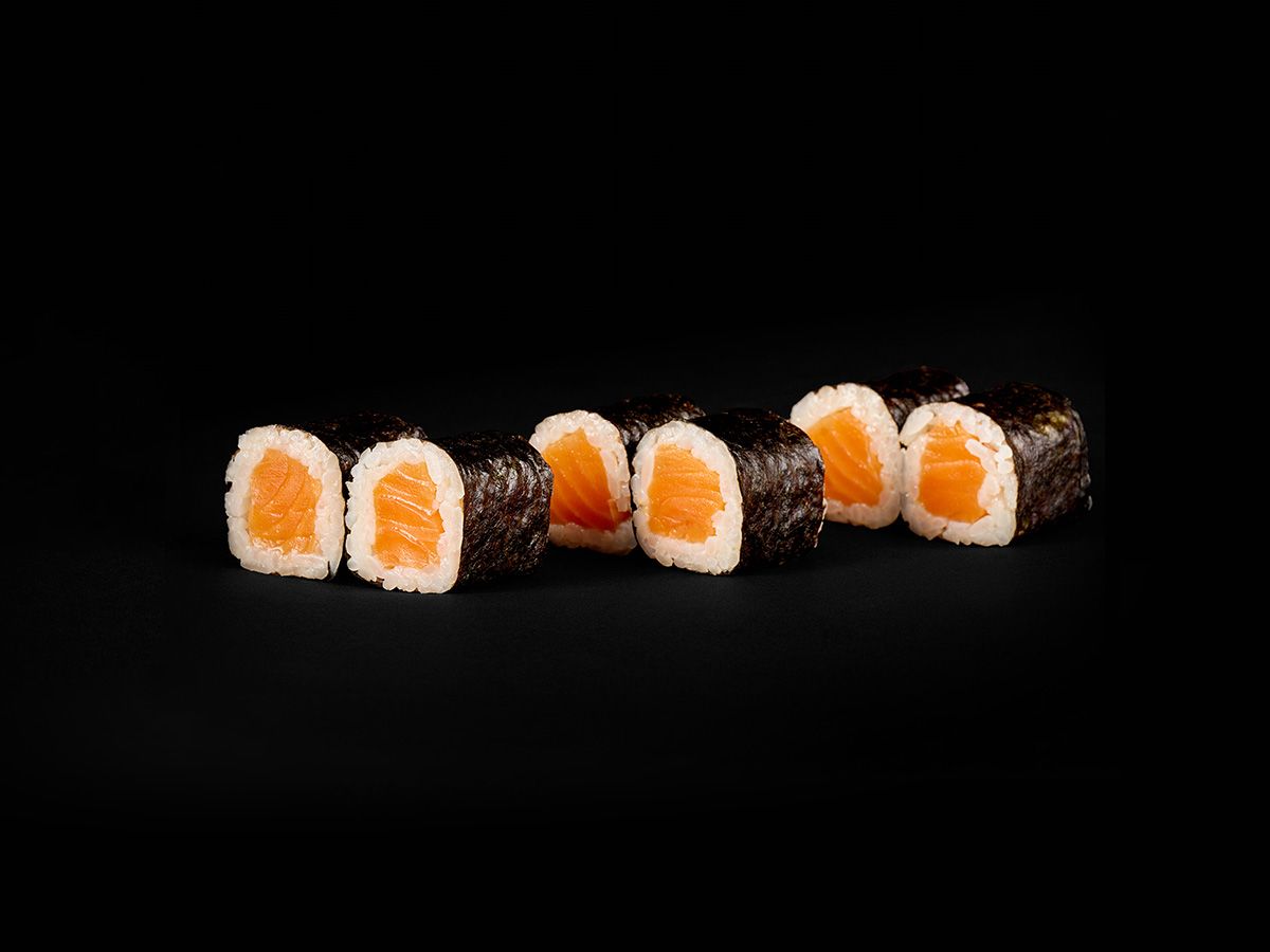 Hoso Salmon Maki